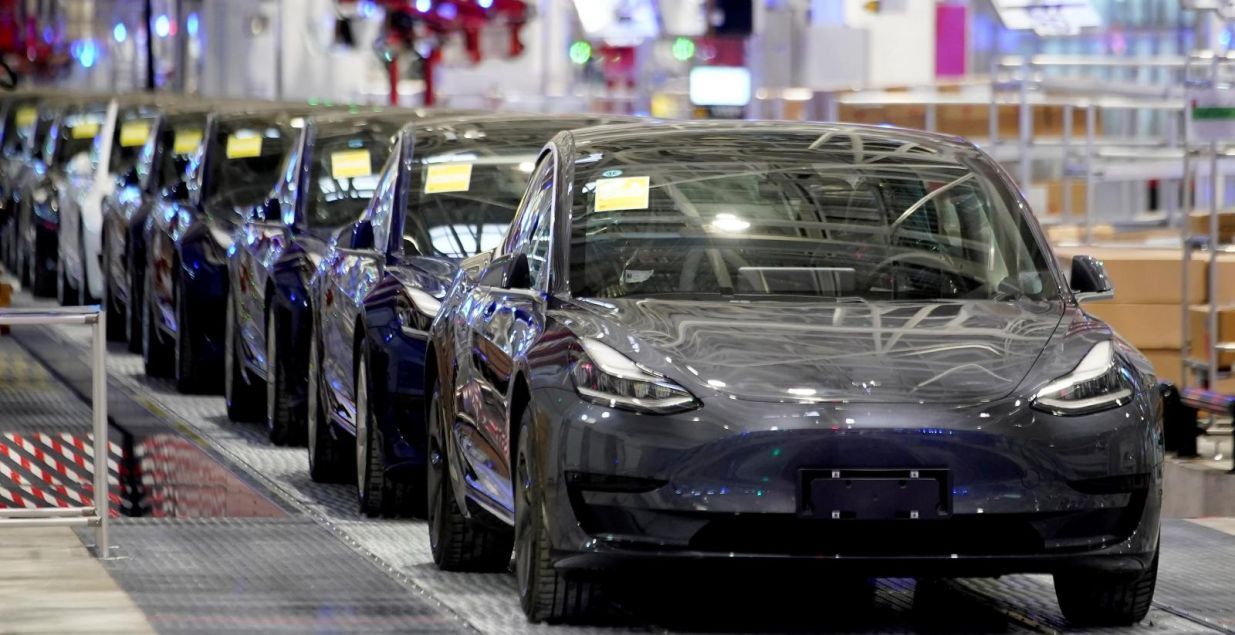 Tesla u 2021. prodao skoro milion automobila