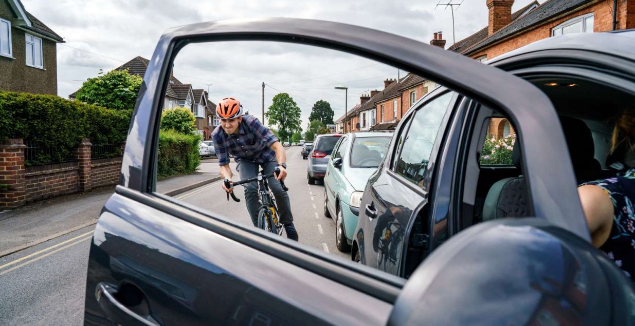 Kako zaštiti bicikliste – Zašto vrata iznutra trebamo otvarati desnom rukom?