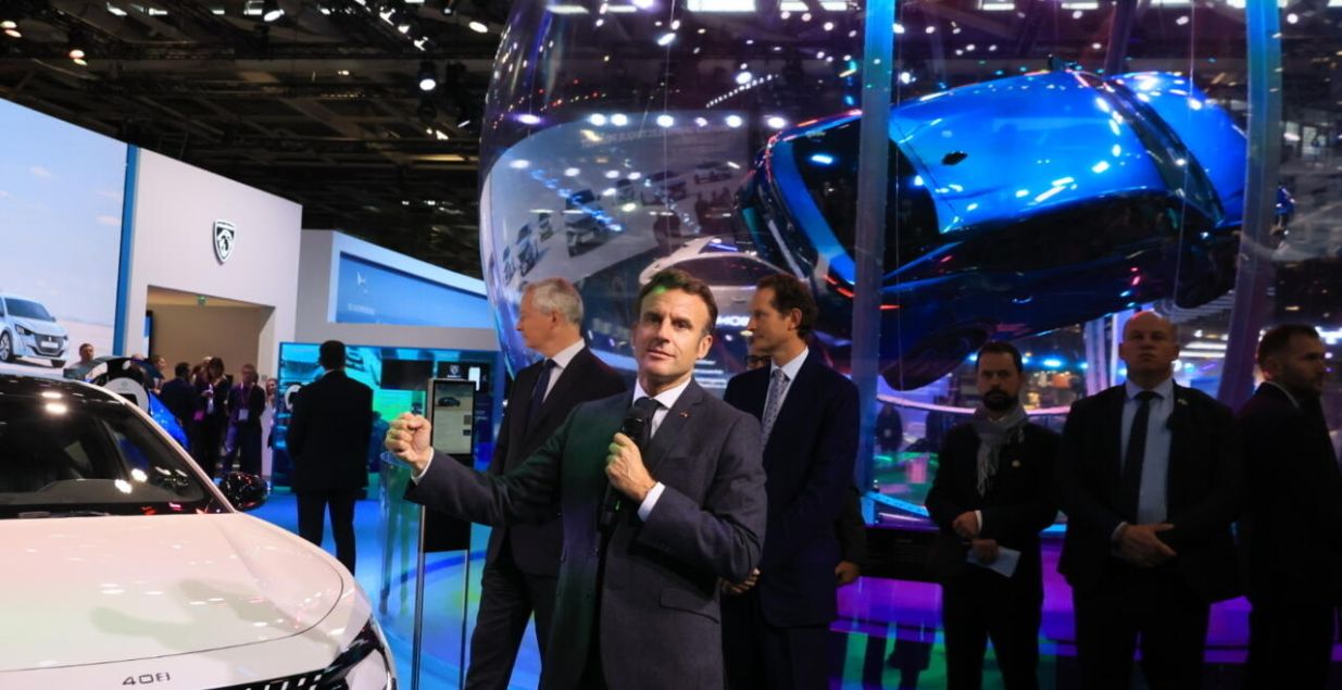 Macron objavio cilj: 2035. svi automobili u Francuskoj će biti električni, pa promijenio twitt