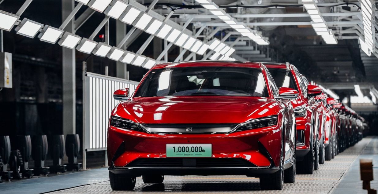 Kineski BYD isporučio preko 900.000 baterijskih vozila u 2022.