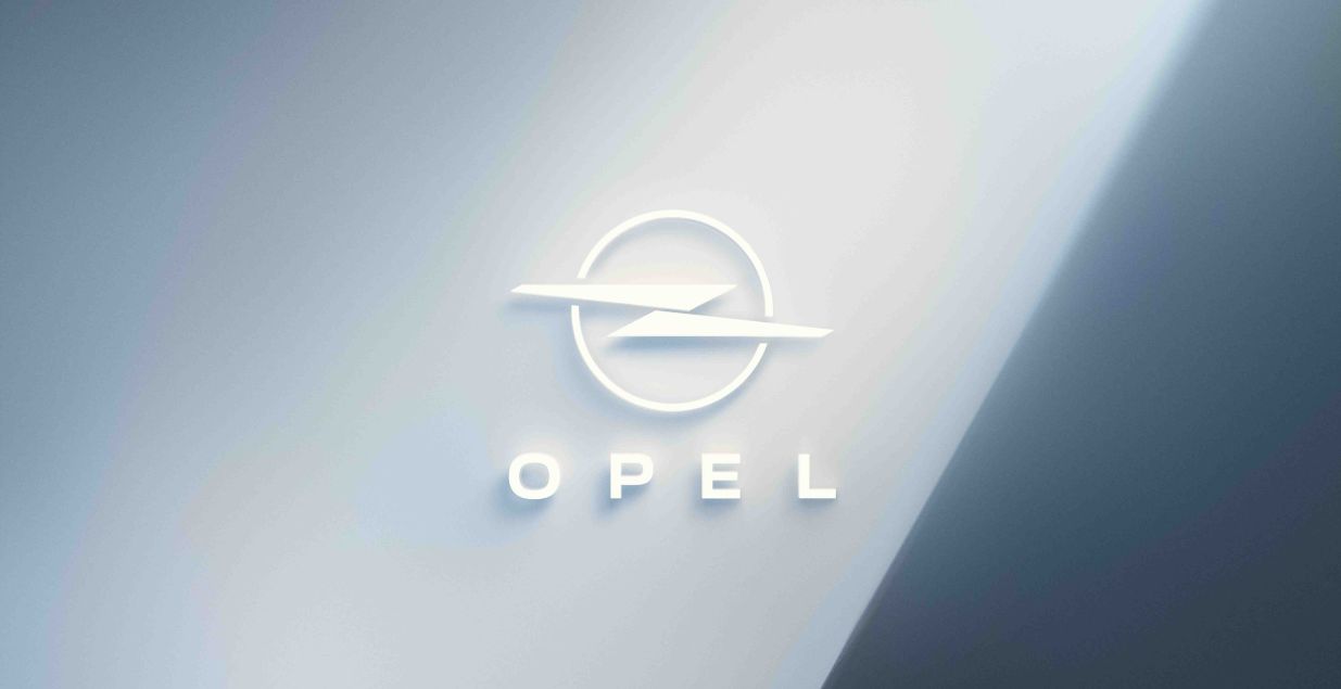 Opel predstavlja novi logotip, kultnu ''munju''