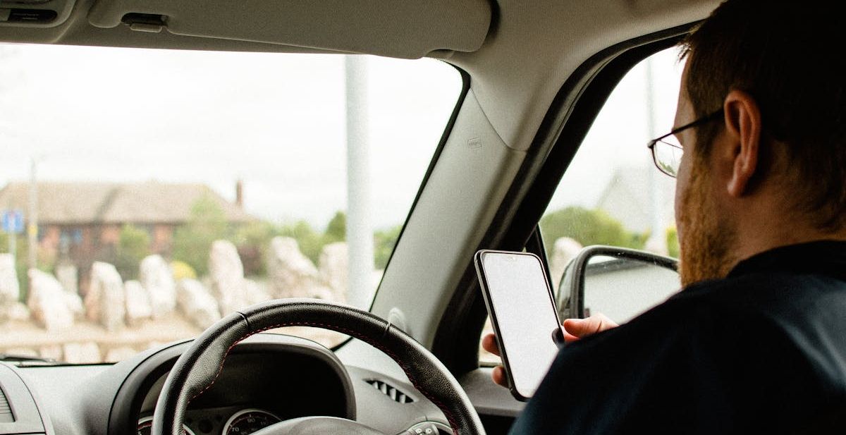 Fokusirani na cestu, sigurna vožnja u doba touch screen tehnologije