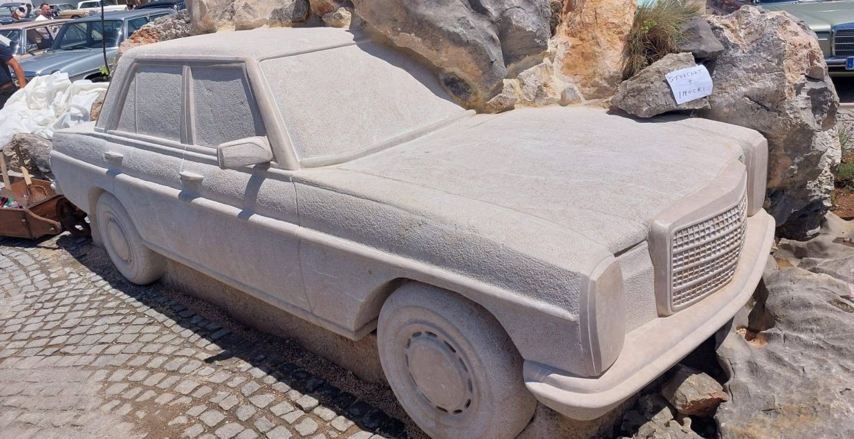 Kikašev Mercedes od kamena