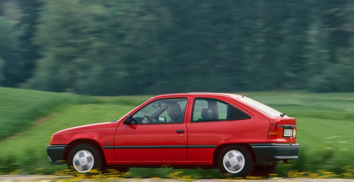 Popularni Opel Kadett E slavi 40. rođendan