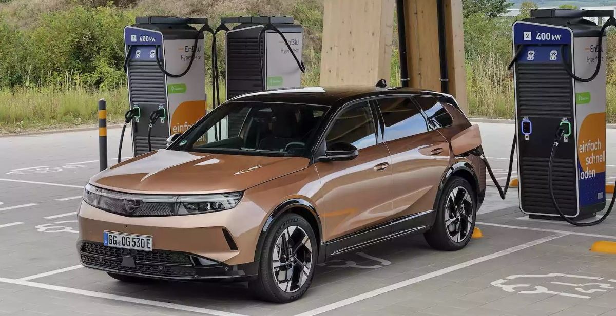 Opel odustaje od planova da postane 100% električni brend