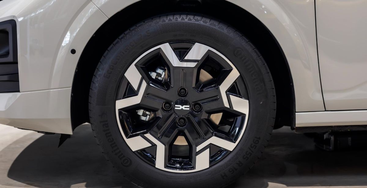 Dacia Sandero: Najprodavaniji evropski auto ima novo lice i ozbiljne motore