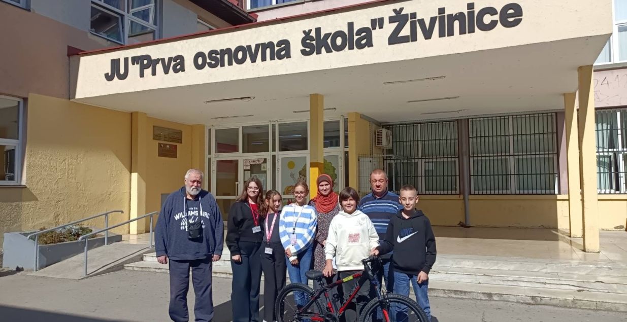BIHAMK poklonio bicikl „Prvoj osnovnoj školi“ Živinice - podrška djeci i edukaciji u saobraćaju