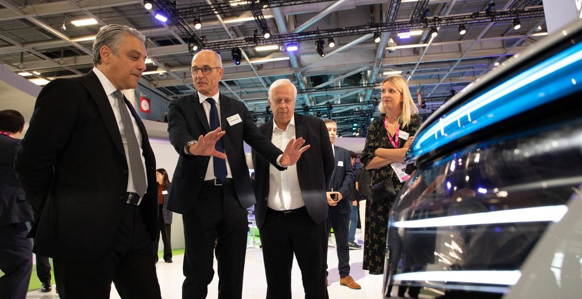 Evropi treba hitni recept za spas autoindustrije prije nego što je Kina uništi