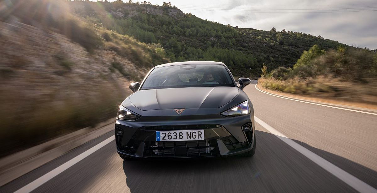 Novi Cupra Leon VZ stiže sa 325 KS i postavkama kojima izaziva Volkswagen Golf GTI