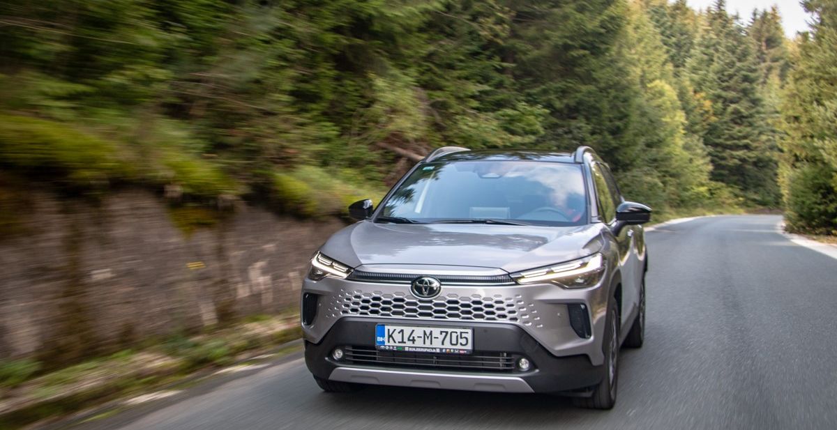 Toyota Corolla Cross: Redizajn joj dobro stoji, a provjereni hibrid daje snagu