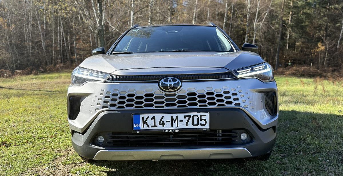 Toyota Corolla Cross: Redizajn joj dobro stoji, a provjereni hibrid daje snagu