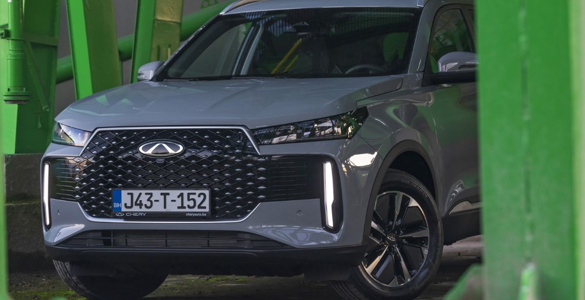 U BiH premijerno predstavljeni Chery Arrizo 8 i redizajnirani Chery Tiggo 4 Hybrid