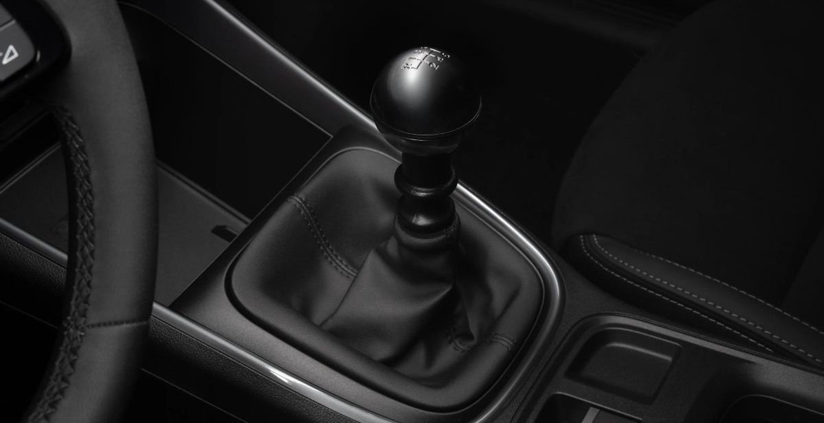 Fiat 600 dobija pristupačniju verziju s benzinskim motorom i ručnim mjenjačem