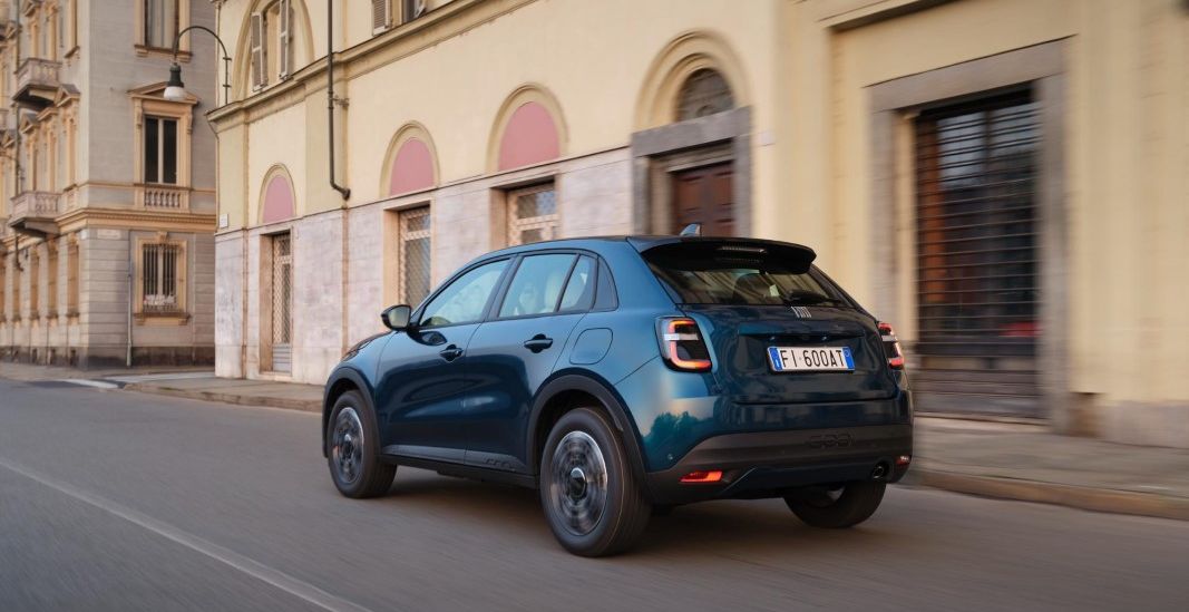 Fiat 600 dobija pristupačniju verziju s benzinskim motorom i ručnim mjenjačem