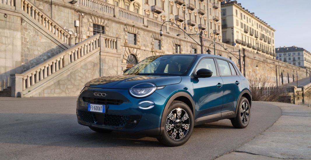 Fiat 600 dobija pristupačniju verziju s benzinskim motorom i ručnim mjenjačem