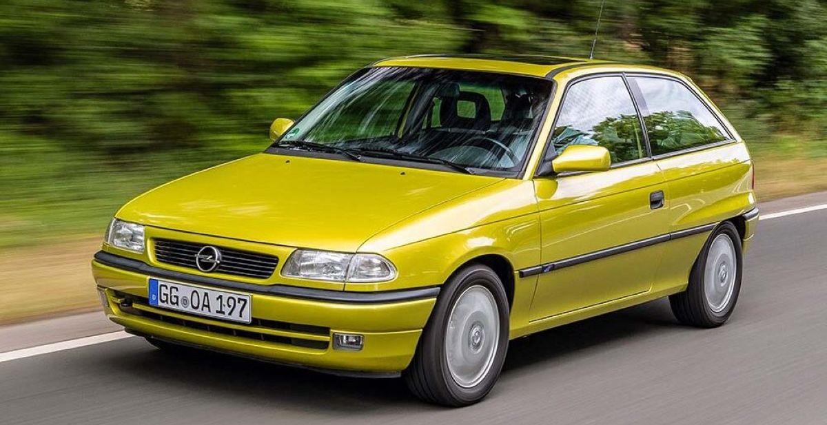 Opel obilježava 35 godina od predstavljanja prve generacije Astre