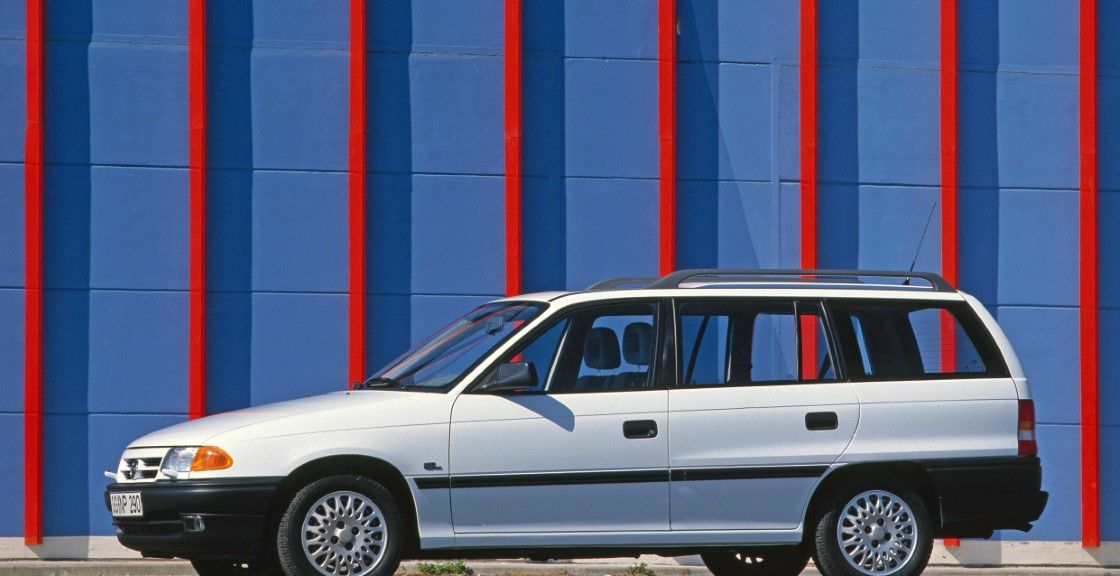 Opel obilježava 35 godina od predstavljanja prve generacije Astre
