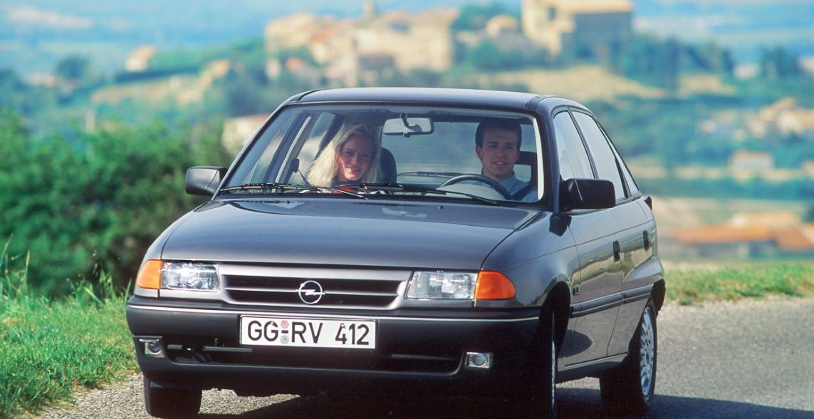 Opel obilježava 35 godina od predstavljanja prve generacije Astre