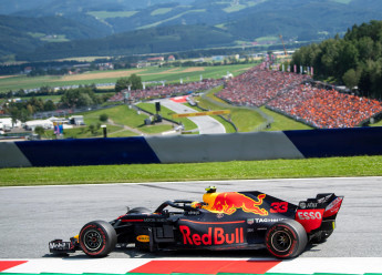 Red Bull uzvraća udarac?