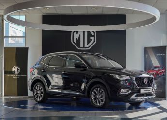 MG HS dostupan u salonima