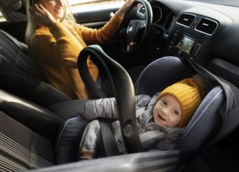 Da li djeca smiju sjediti na prednjem sjedištu vozila?