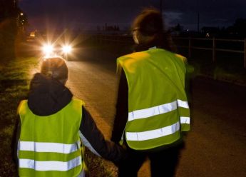 Upotreba reflektirajuće opreme i vidljivost u mraku