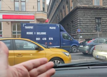 I bonton i ZOBS su jasni: prvo izlazak pa onda ulazak