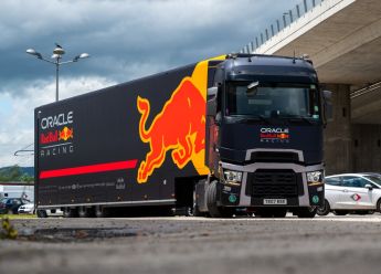 U Sarajevo stigao Red Bullov kamion sa šampionskim F1 bolidom RB7!