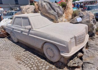Kikašev Mercedes od kamena