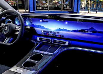 Mercedes: ''Otišli smo predaleko s uklanjanjem dugmadi iz automobila''