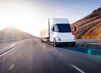 Tesla predstavila svoj prvi električni kamion u Evropi: Domet od 550 kilometara