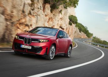 Ovo je novi BMW iX4: Električni SUV-kupe s dometom do 830 km